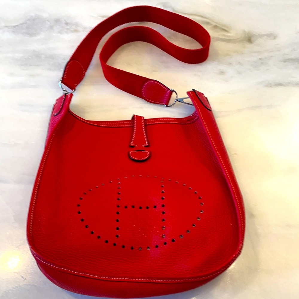 Messenger bag. Red pebbled genuine leather bag.